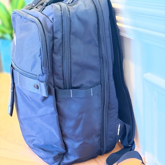 SwissGear 3670 USB ScanSmart Laptop Backpack - Picture 15 of 16